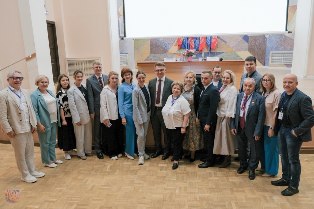 В Иванове завершился масштабный кластер международных конференций по фотодинамической терапии и современным медицинским технологиям!